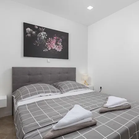 Nyaraló Lea By Interhome *