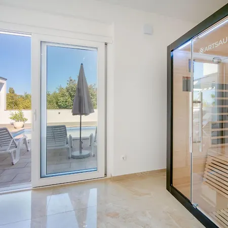 Holiday home Lea By Interhome
